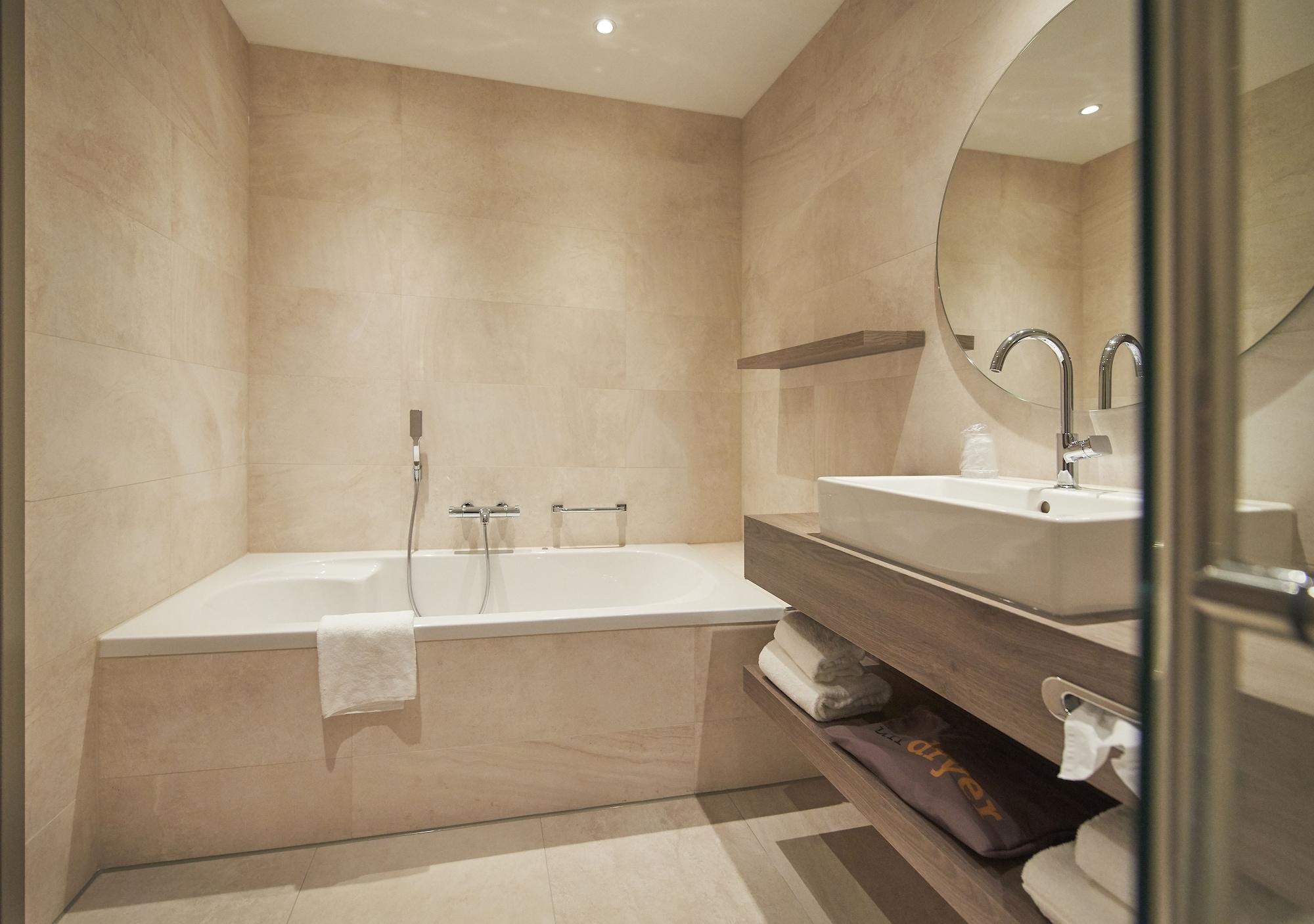 Van Der Valk Hotel Leeuwarden Ngoại thất bức ảnh